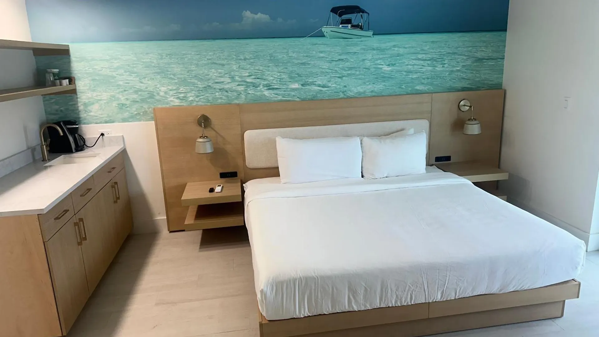 Peace And Plenty Resort George Town 3*,  Bahamas