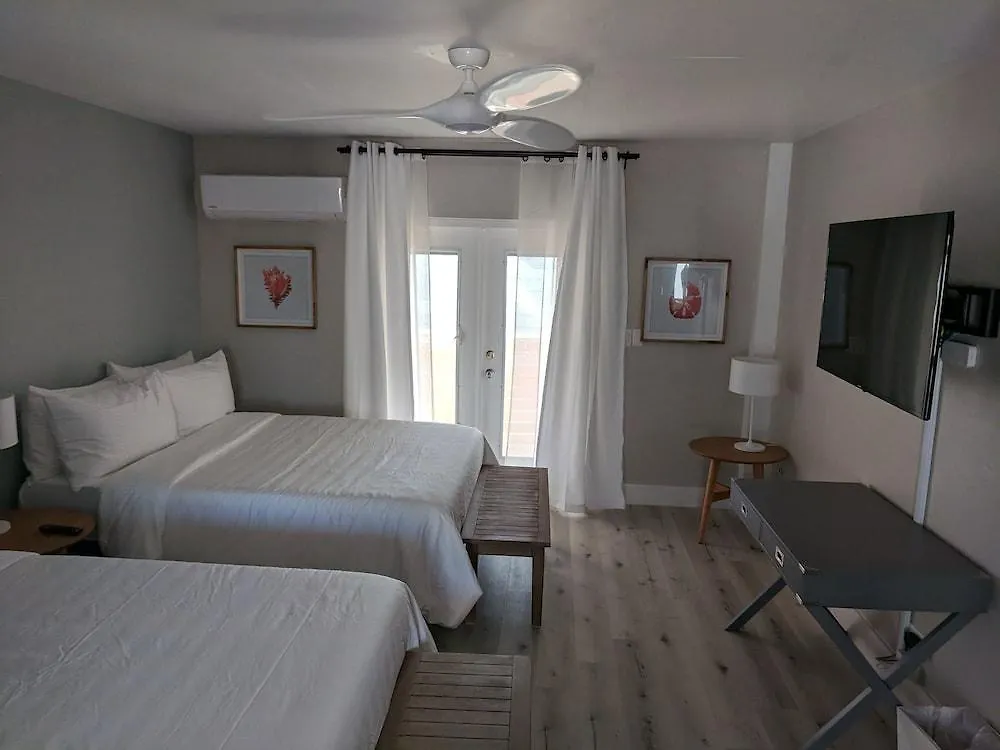 *** Hotel Peace And Plenty Resort George Town Bahamas